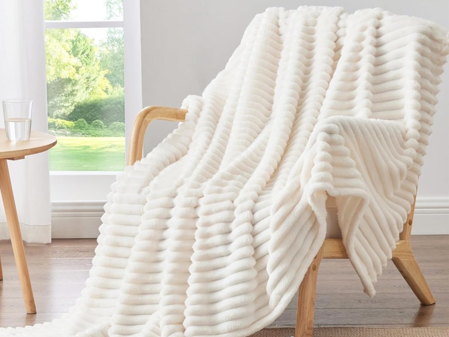 Throw Blankets Only $8 on Amazon (Reg. $14)
