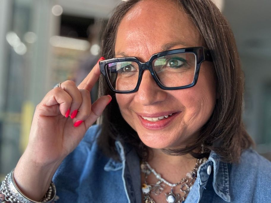 lina wearing KITS Dante Glasses