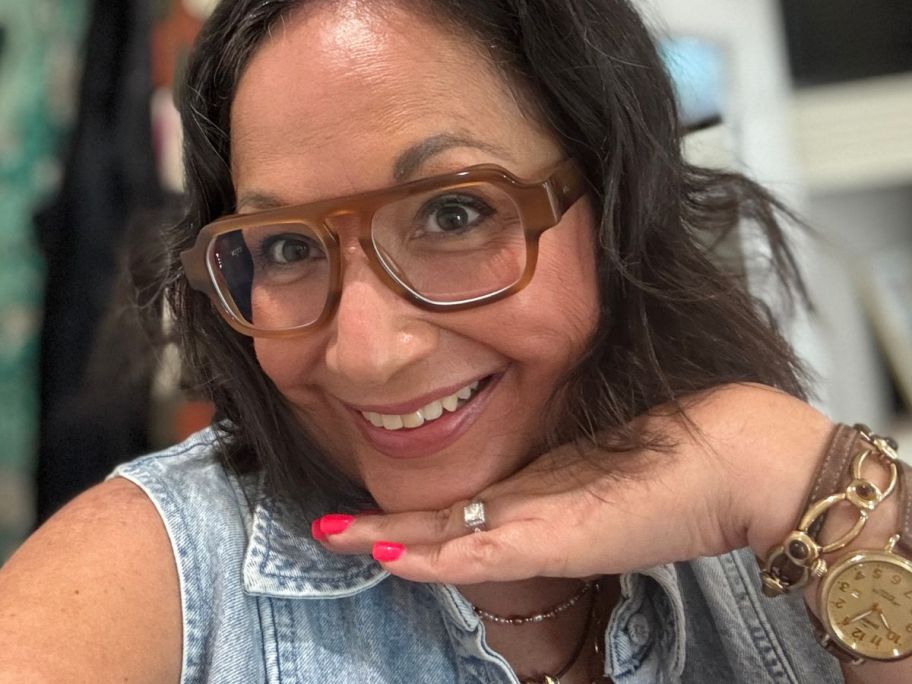 lina wearing KITS Marley Glasses