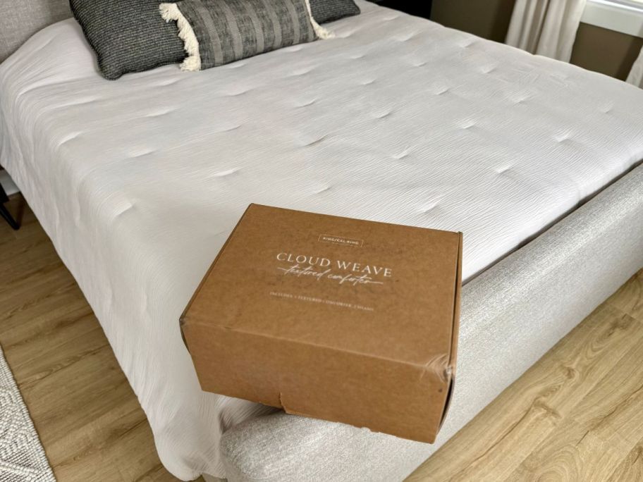 A linens & hutch cloud weave comforter