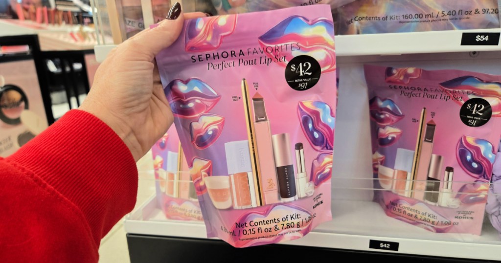 hand holding Sephora Favorites Perfect Pout Lip Set