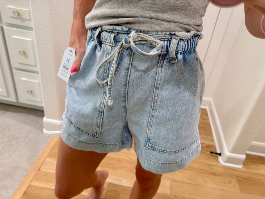 collin wearing Time and Tru Women's Drapey Utility Shorts