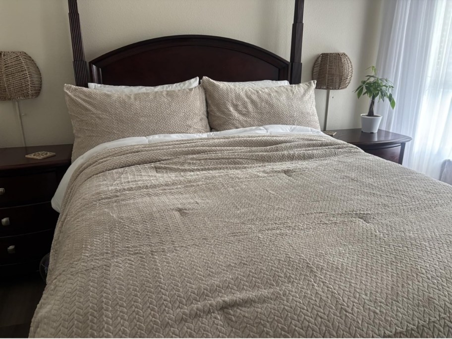 khaki fleece comforter set on a 4 poster bed