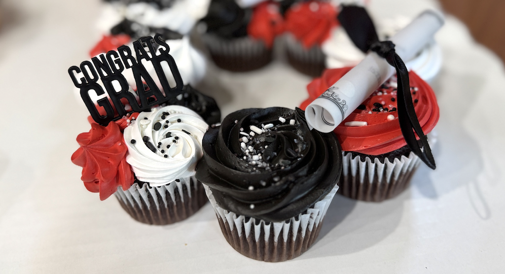 Walmart’s Custom Cakes & Cupcakes Won’t Break Your Grad Party Budget!