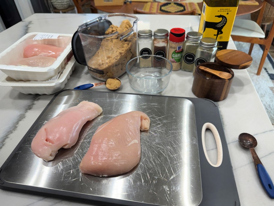 ingredients to make easy baked chicken in the oven 