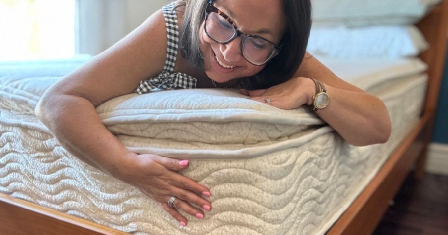 lina laying on keetsa mattress