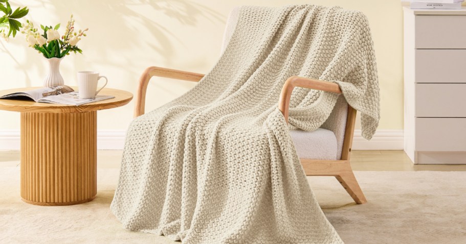 Chunky Knit Throw Blanket Just $9.99 on Amazon (Reg. $20)