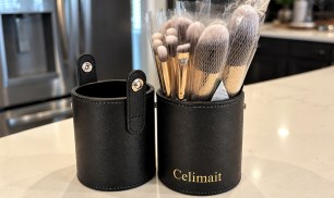 Makeup Brush 12-Piece Set w/ Case Only $5.49 on Amazon (Reg. $17)