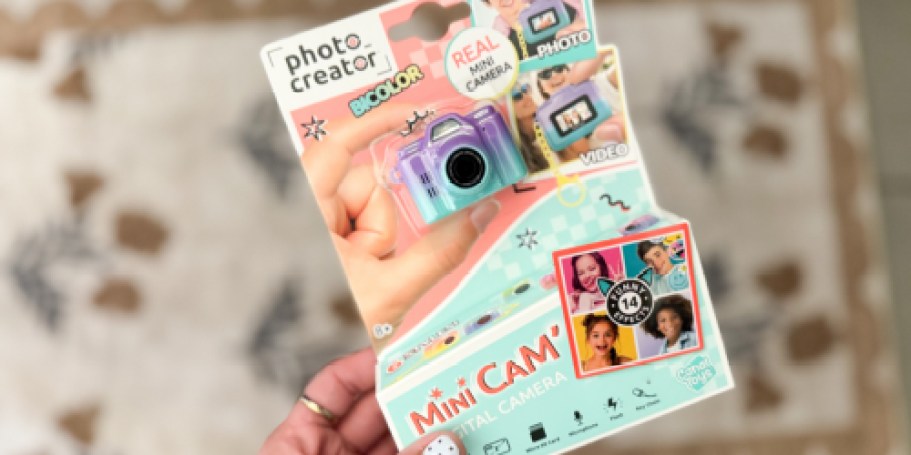 This Mini Digital Camera Takes Real Pics (44,000 Sold in the Last Month!)