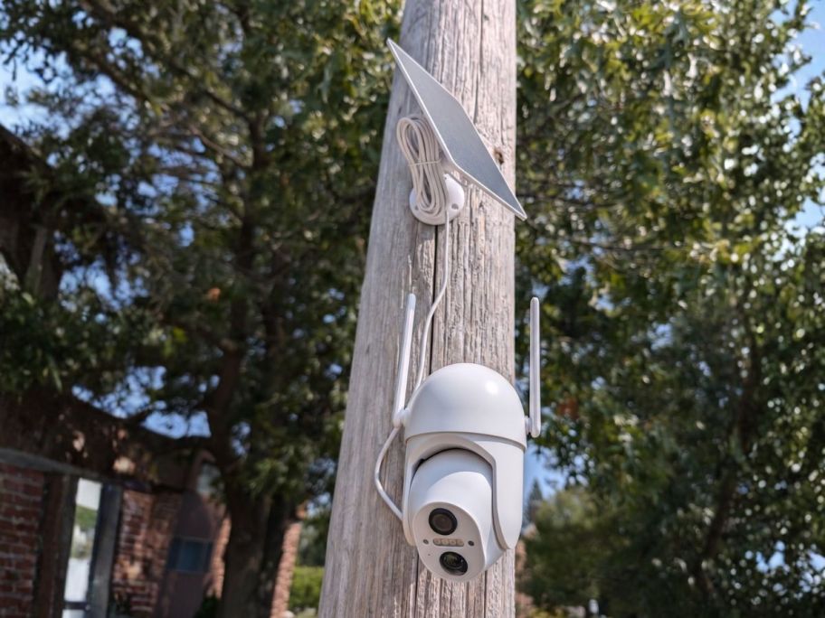ELYSOO Solar Security Wireless Outdoor Camera on pole