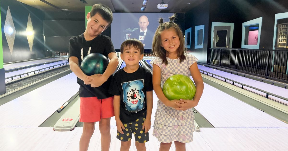 Kids Bowl FREE All Summer (+ The Whole Family Can Save!)