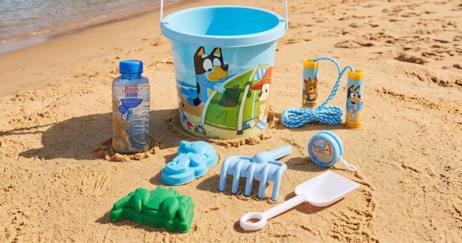 Little Kids Bluey Summer Fun 9-Piece Set on beach