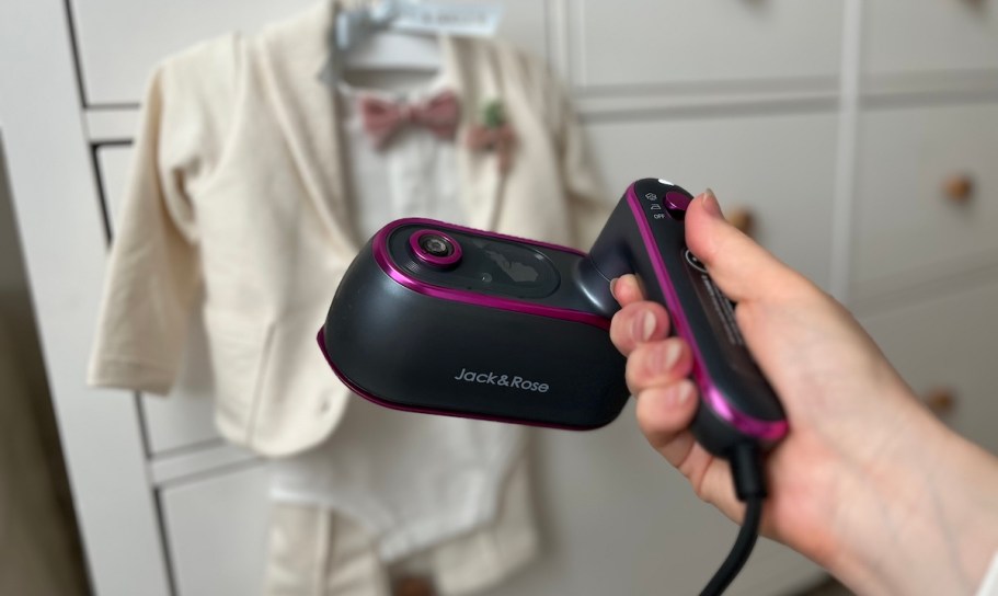 Travel Steamer Only $28.48 Shipped for Amazon Prime Members (Reg. $40)