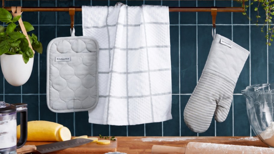 KitchenAid 4-Piece Oven Mitt Set Just $12.99 Shipped for Amazon Prime Members (Reg. $50)