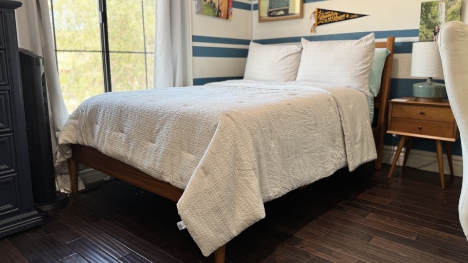 Team-Fave Down Alternative Comforters from $30.52 Shipped (Reg. $109)