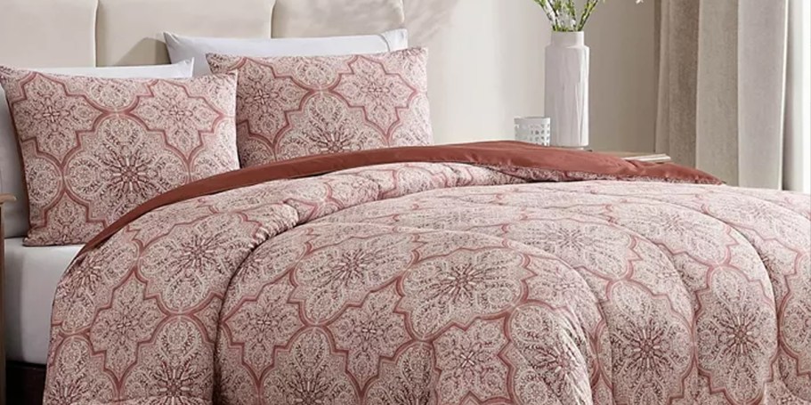 Up to 85% Off Macy’s Comforter & Quilt Sets | Prices from $11.96 (Reg. $80)