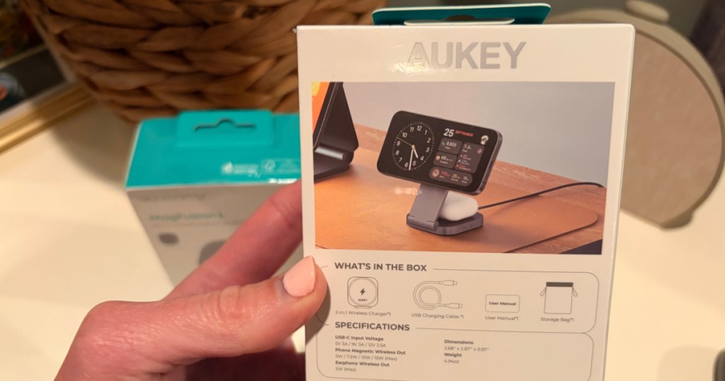 Hand holding up back of aukey magfusion charger box