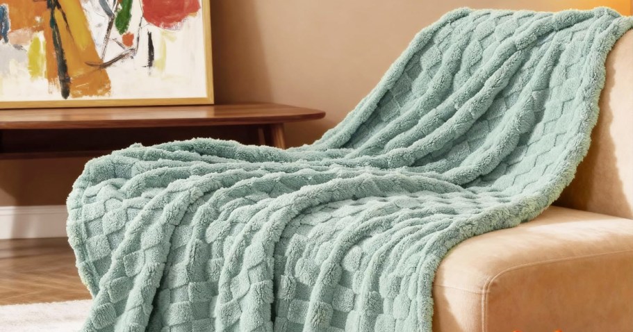 Checkered Fleece Throw Blanket Only $8.99 on Amazon (Reg. $30)