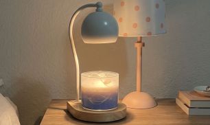 Candle Warmer Lamp w/ Extra Bulbs Only $10.49 on Amazon (Reg. $25)