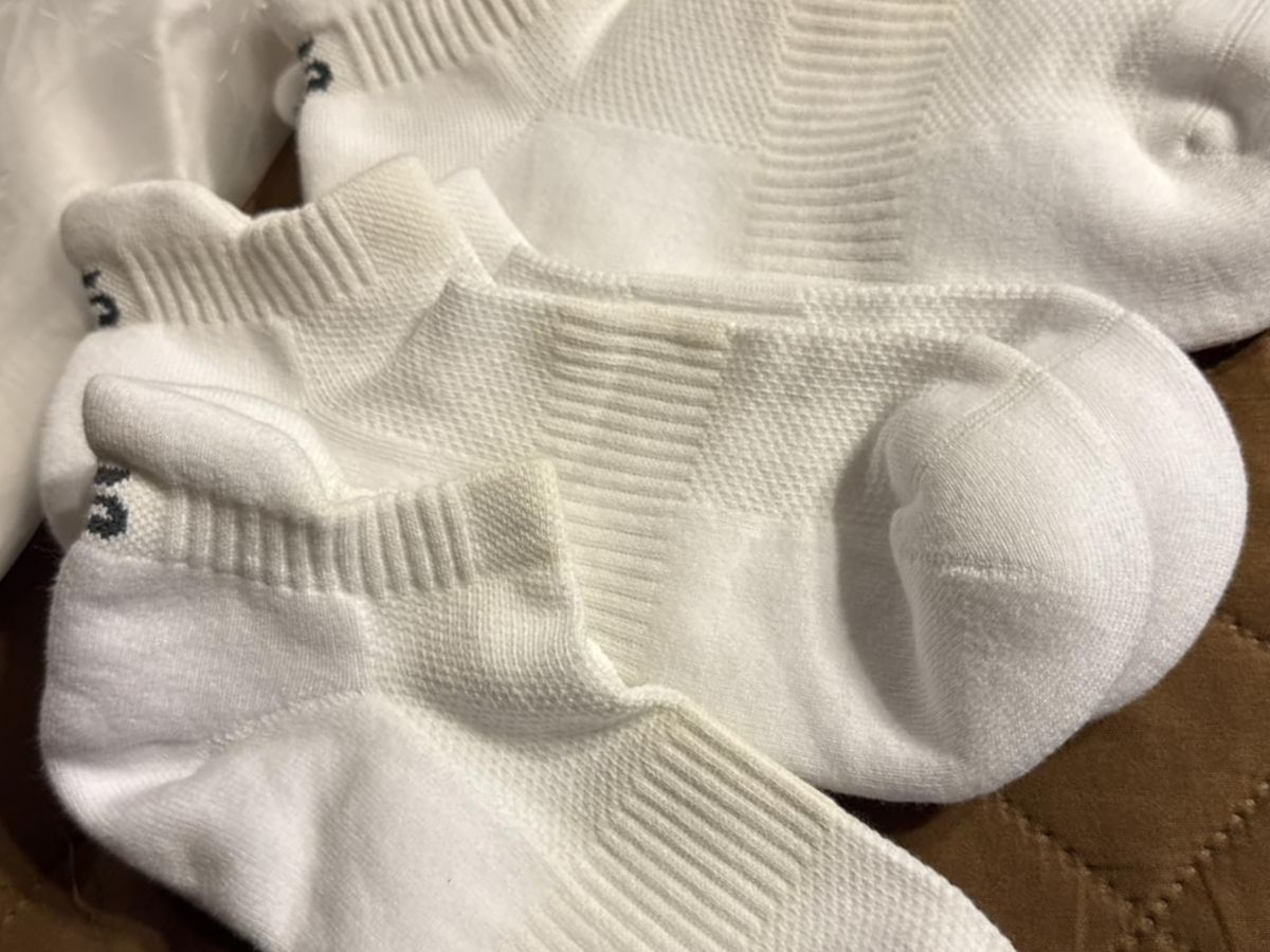 These Socks Are So Similar to Bombas! Get a 6-Pack for $13.99 on Amazon