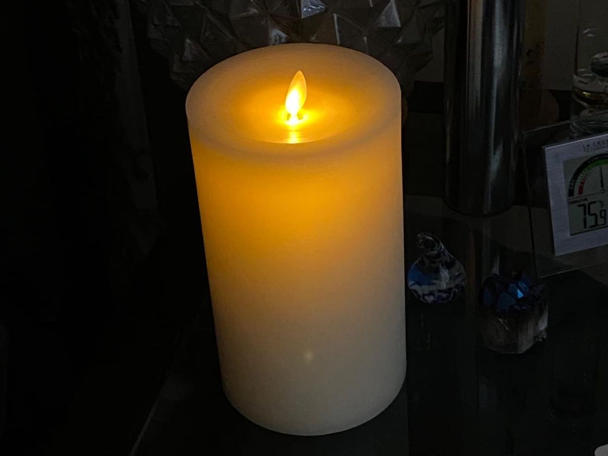 Realistic Looking Flameless Candles 4-Pack Just $24.99 Shipped (Reg. $200) | 13 Color Options