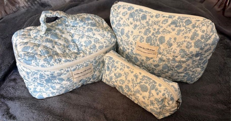 Gosect Cosmetic Bag 3-piece set on couch