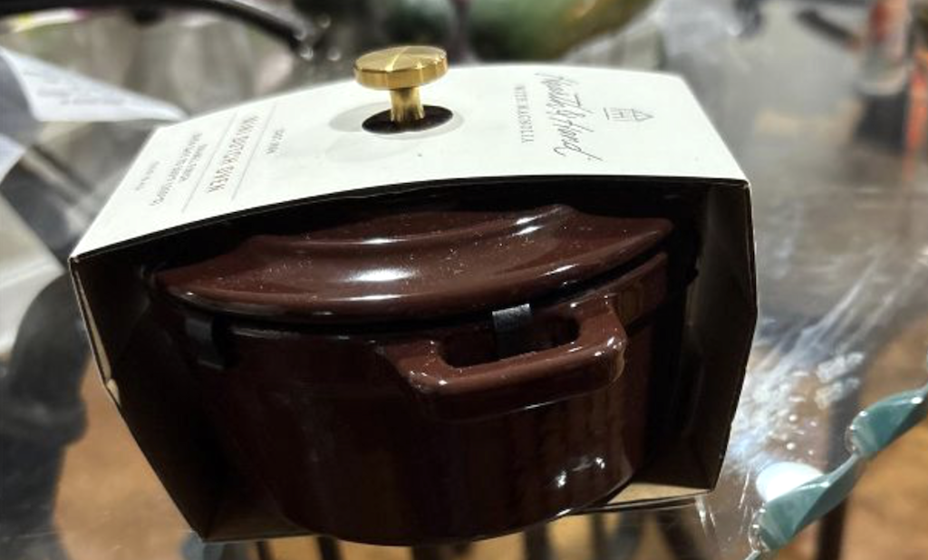 Hearth & Hand dutch oven 
