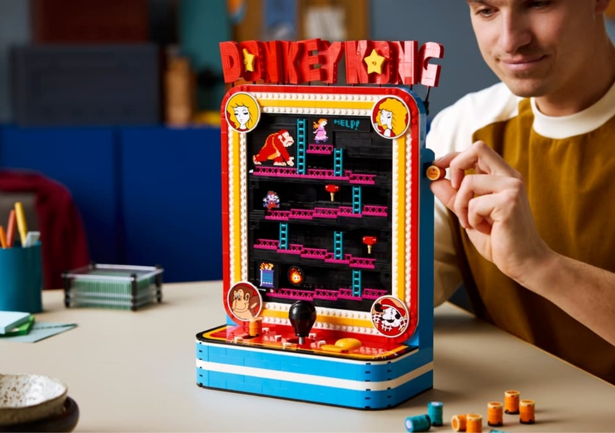 Our Favorite New LEGO Sets | Donkey Kong Arcade, Star Trek Enterprise Bridge, & More