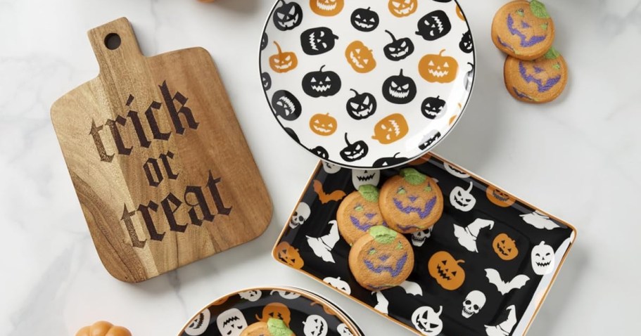 Up to 70% Off Oneida Halloween Collection on Amazon | Prices from $5