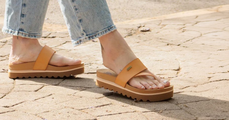 Up to 60% Off Reef Sandals + FREE Shipping