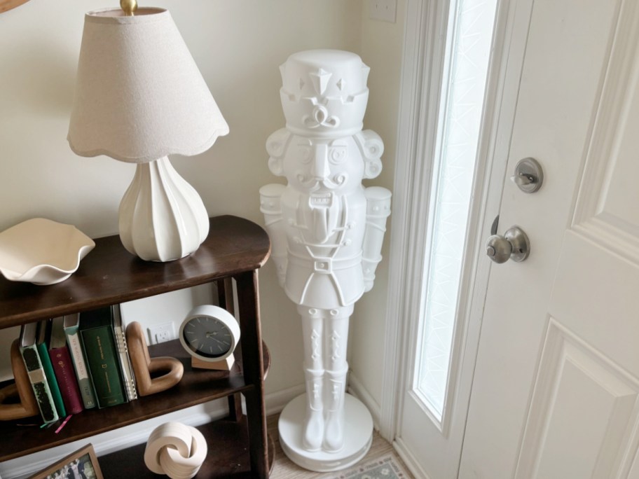 Step2 Nutcracker in a corner