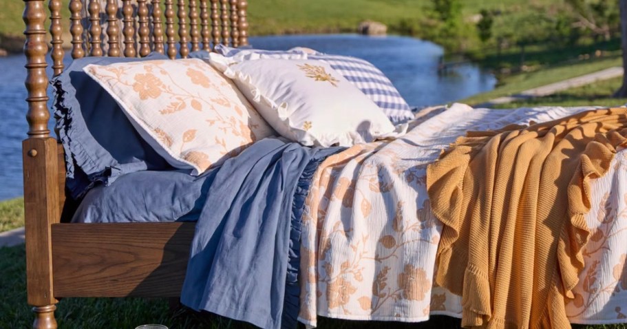 The Pioneer Woman Dropped the Dreamiest Bedding at Walmart