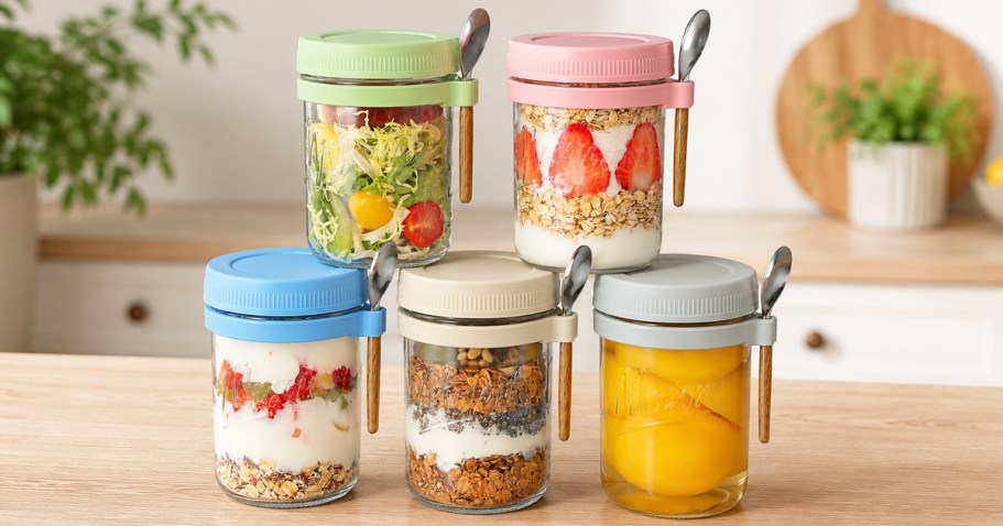 Glass Overnight Oats Containers 6-Pack Just $17.99 on Amazon (Includes Topping Cup & Spoon)
