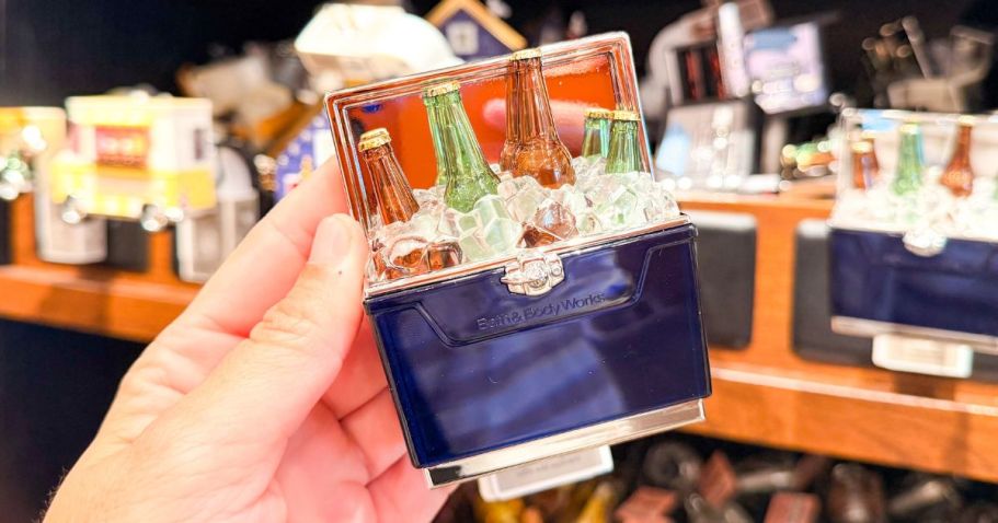 How Cute is This NEW Bath & Body Works Tailgate Cooler Wallflower Nightlight?!
