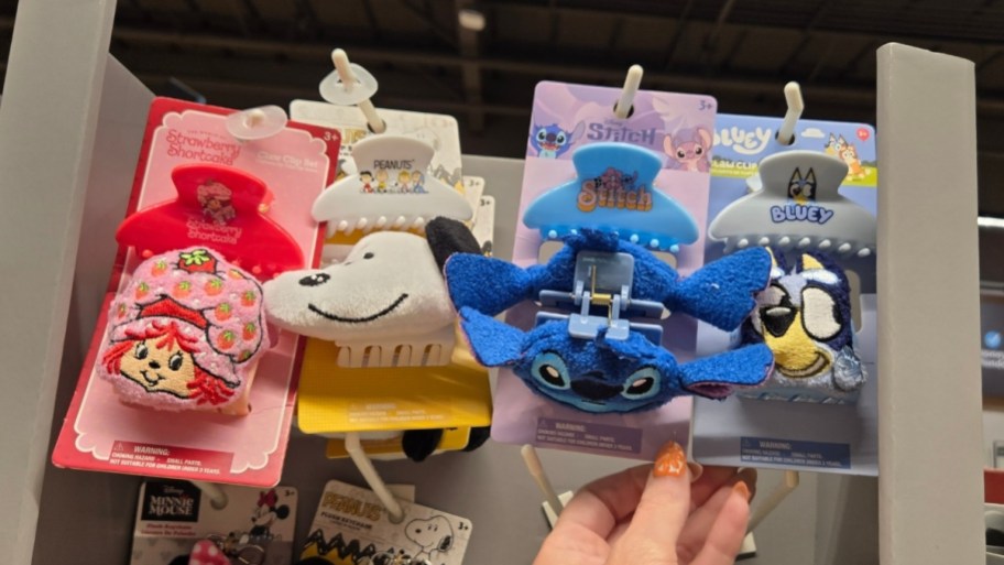 4 character hair clips
