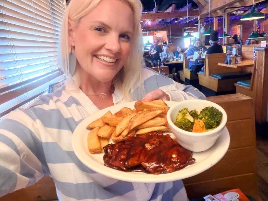 You Can Get a Texas Roadhouse Steak Dinner for Just $12.99!
