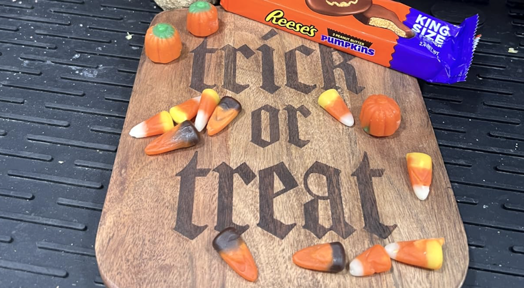 Up to 70% Off Oneida Halloween Collection on Amazon | Prices from $5