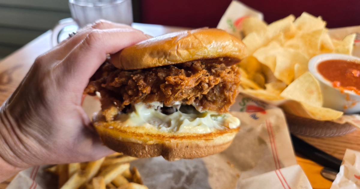 Chili’s Special: Drink, Entrée, Fries & Salad/Soup ONLY $10.99!
