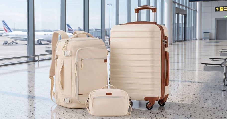 Coolife Suitcase 3-Piece Set in airport