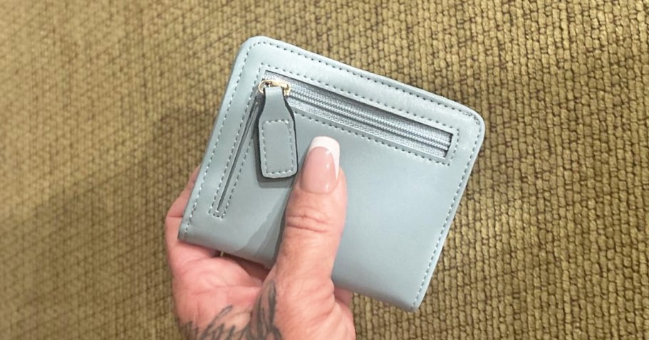 Women’s RFID Blocking Wallet Only $4.99 on Amazon (Reg. $10)