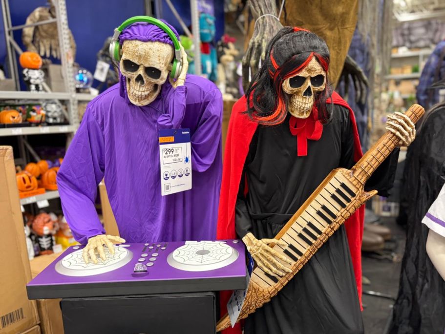 Lowes Has the BEST Halloween Animatronics!