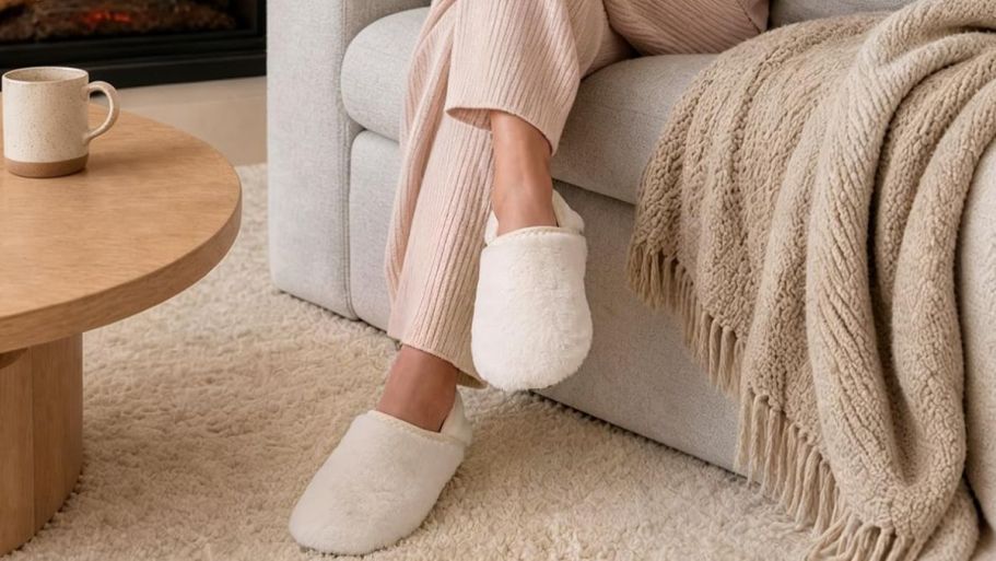 Men’s & Women’s House Slippers Just $8.99 on Amazon