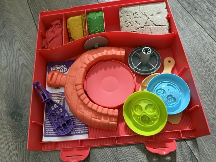 Up to 55% Off Kinetic Sand Playsets on Amazon | Pizza Set Just $8.81