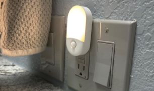 Motion Sensor LED Night Light 2-Pack Just $6.99 on Amazon