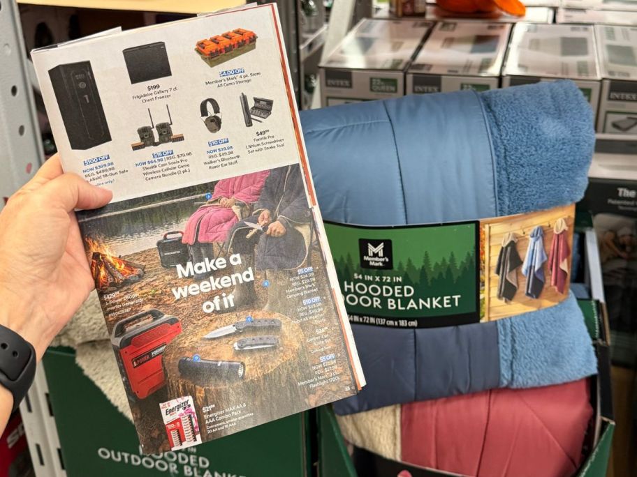 Member's Mark Camping Blanket w/ Detachable Hood in store