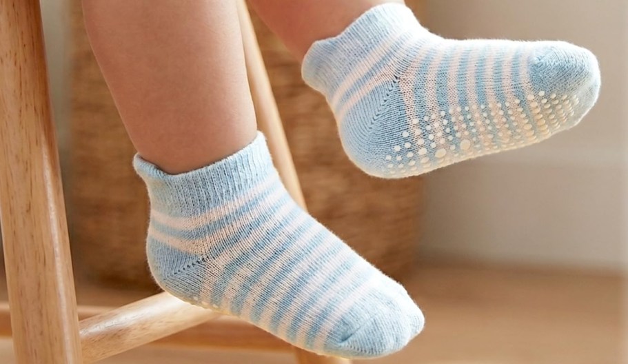Organic Non-Slip Baby Socks 6-Pack Only $3.99 on Amazon