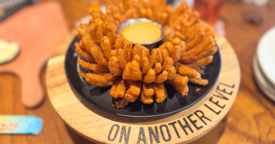 outback steakhouse bloomin onion on display in restaraunt