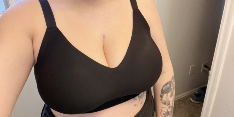 woman wearing black bra