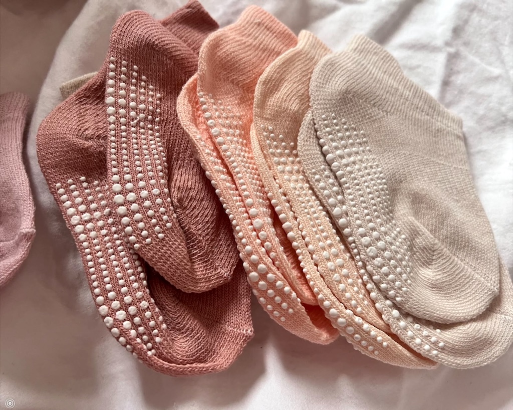 Organic Non-Slip Baby Socks 6-Pack Only $3.99 on Amazon