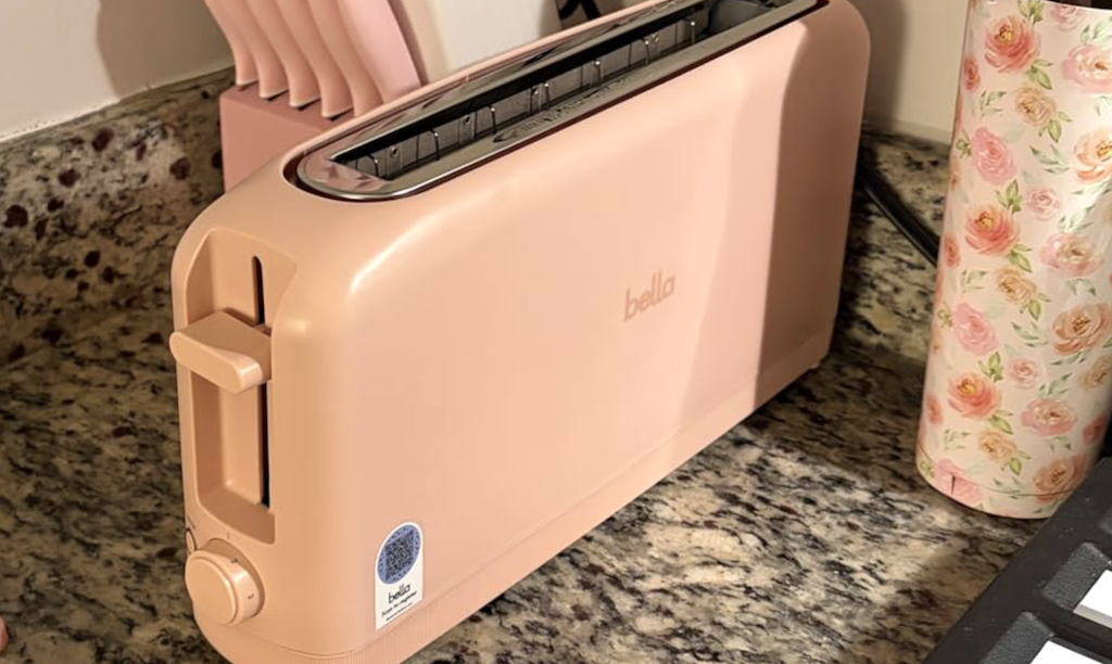 This Space-Saving Toaster is Just $19.99 on Amazon (Thousands of 5-Star Reviews!)